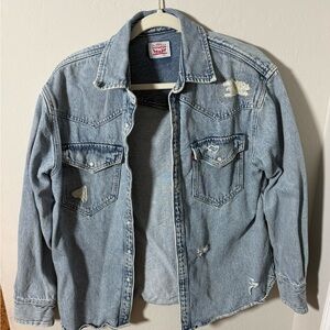 Levi's oversized Denim Shirt Jacket. Size small.
